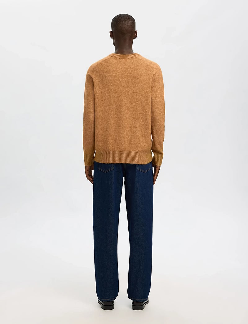 Selected - SLHRAI LS KNIT CREW NECK NOOS - rundhalsad - chipmunk - 2