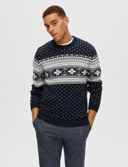 Selected Homme - SLHCLAUS LS KNIT CREW NECK W - knitted round necks - sky captain - 2