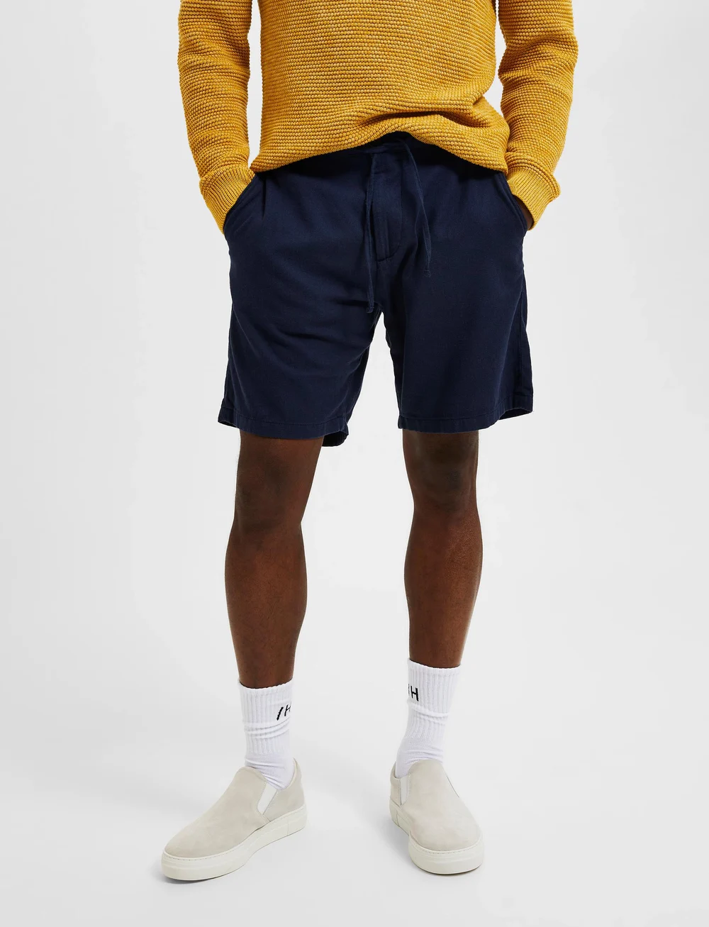 Selected - SLHREGULAR-BRODY LINEN SHORTS - hørshorts - dark sapphire - 0