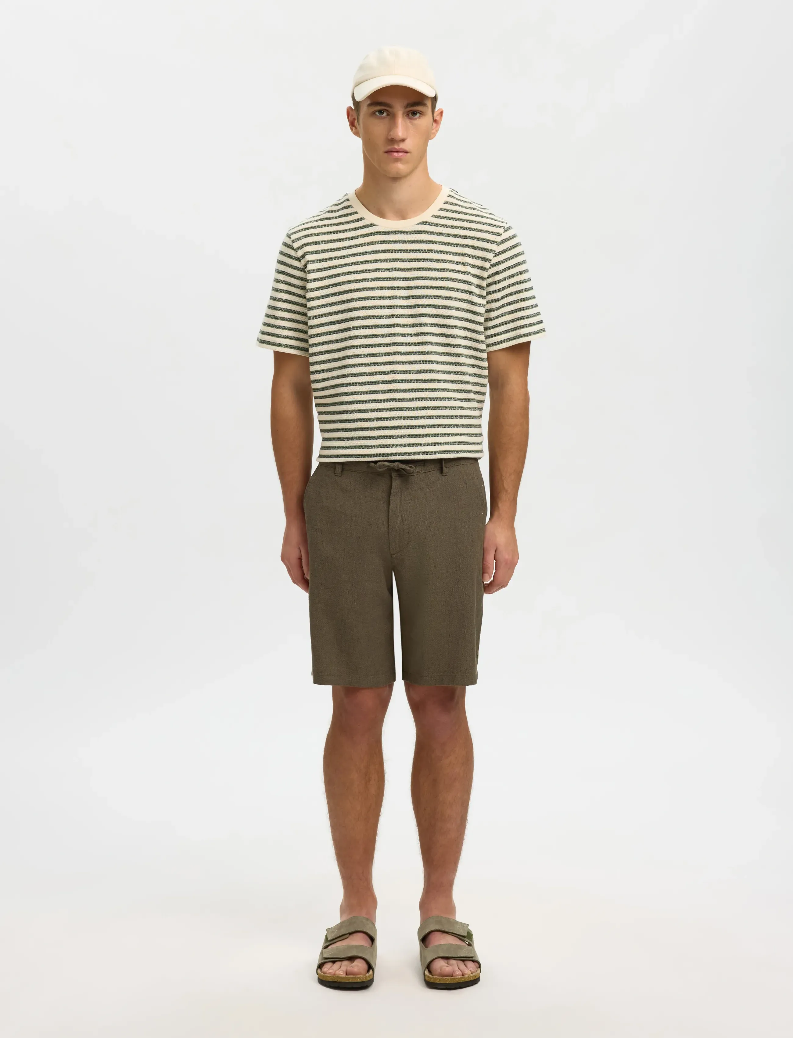 Selected - SLMREGULAR-BRODY LINEN BLD SHORTS NOOS - hørshorts - forest night - 3
