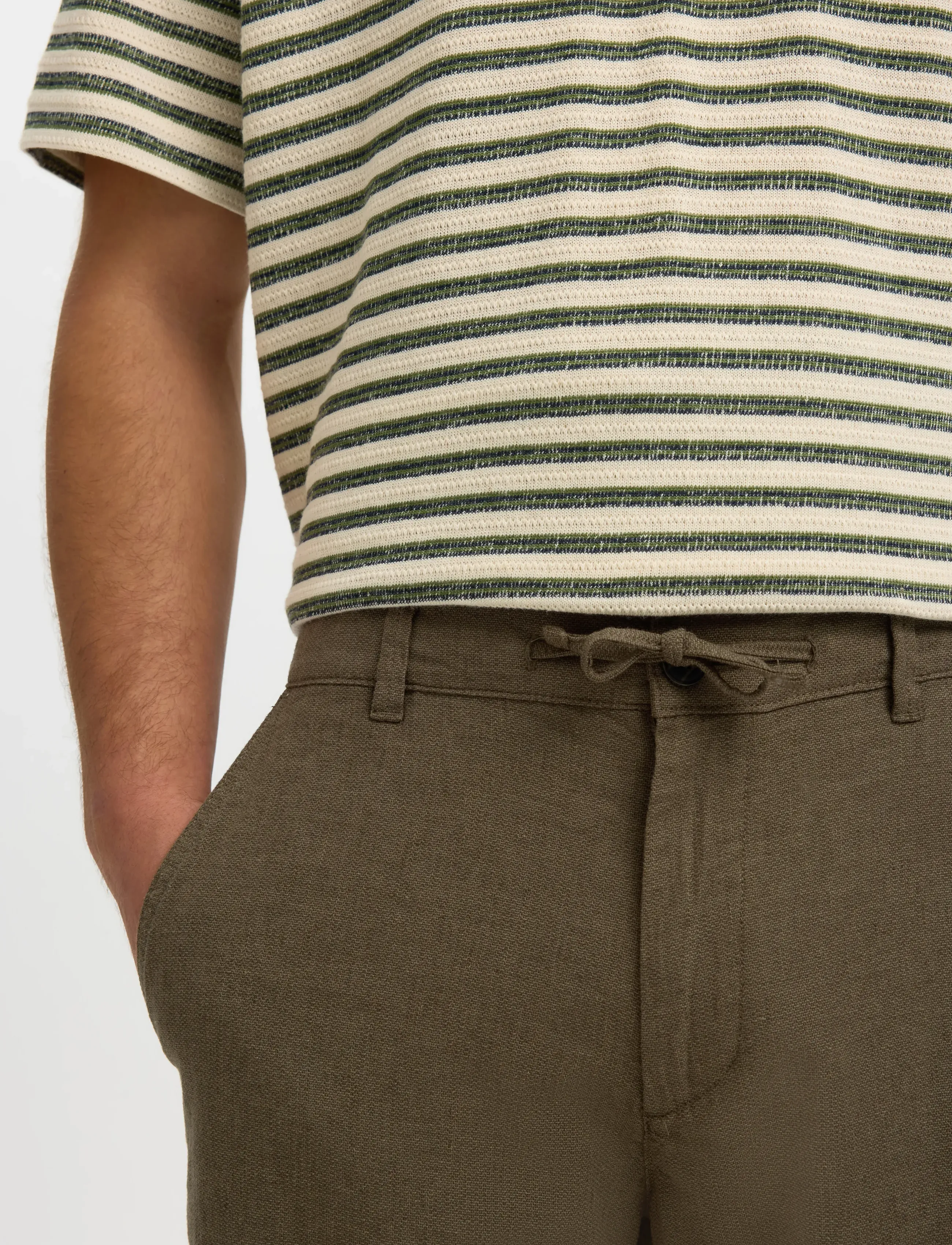 Selected - SLMREGULAR-BRODY LINEN BLD SHORTS NOOS - hørshorts - forest night - 4
