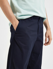Selected Homme - SLH196-STRAIGHT-NEW MILES FLEX PANT NOOS - chinos - dark sapphire - 5