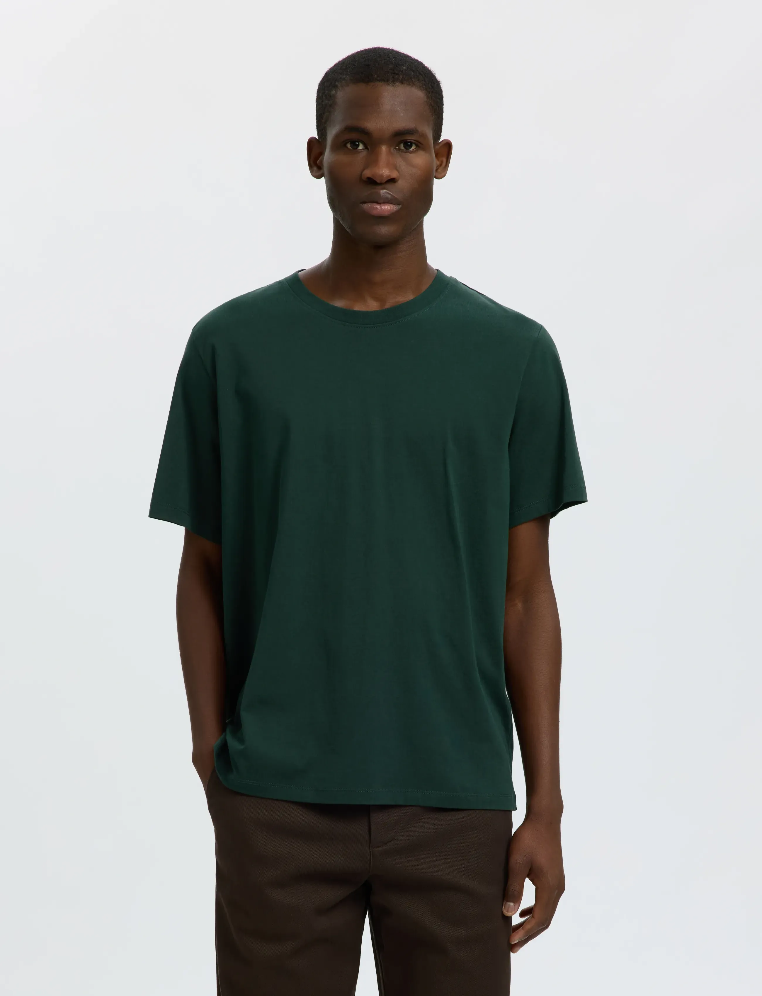 Selected SLMASPEN SS O-NECK TEE NOOS - Lühikeste varrukatega T-särgid - PINE GROVE / green