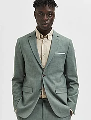 Selected Homme - SLHSLIM-OASIS LINEN BLZ NOOS - blazers met dubbele knopen - light green melange - 4