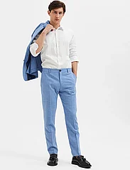 Selected Homme - SLHSLIM-OASIS LINEN TRS NOOS - suit trousers - light blue - 4