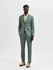 Selected Homme - SLHSLIM-OASIS LINEN TRS NOOS - kostiumo kelnės - light green melange - 5