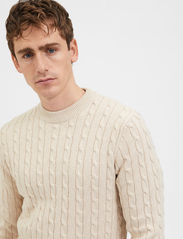 Selected Homme - SLHRYAN STRUCTURE CREW NECK W - knitted round necks - bone white - 5