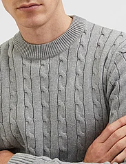 Selected Homme - SLHRYAN STRUCTURE CREW NECK W - knitted round necks - medium grey melange - 6
