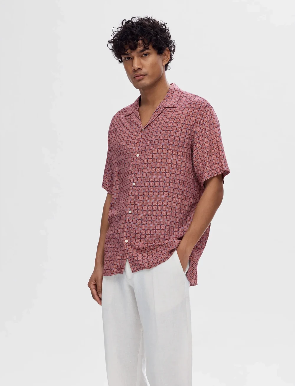 Selected - SLHRELAXVERO SHIRT SS AOP B - kurzarmhemden - cameo rose - 1