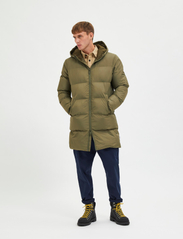 Selected Homme - SLHDAVID LONG PUFFER JACKET EX - padded jackets - dark olive - 5