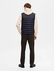 Selected Homme - SLHBARRY QUILTED GILET NOOS - vests - sky captain - 6