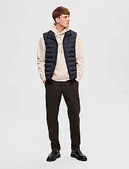 Selected Homme - SLHBARRY QUILTED GILET NOOS - vestes - sky captain - 9
