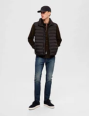 Selected Homme - SLHBARRY QUILTED GILET NOOS - vestes - stretch limo - 9