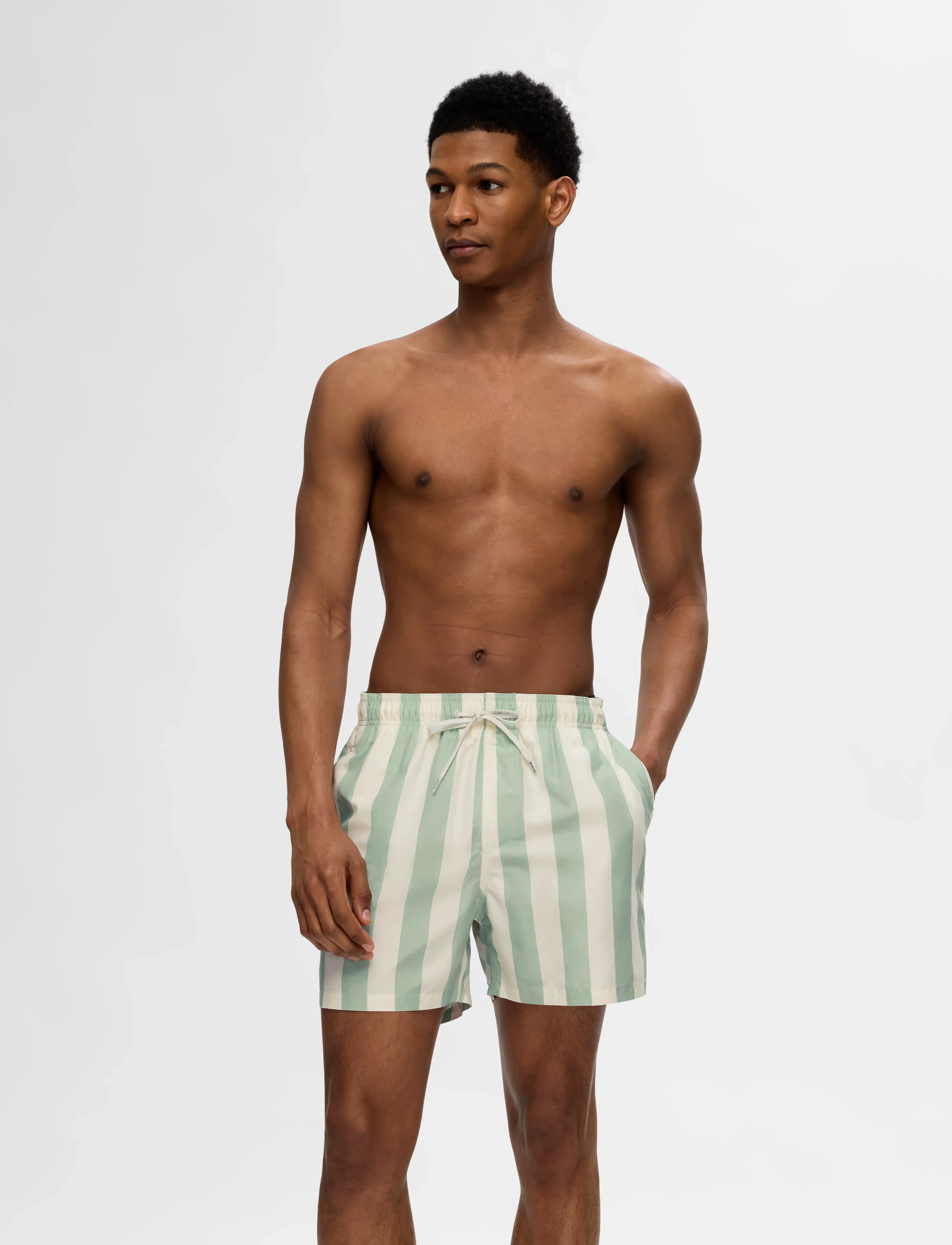 Selected - SLHDANE-AOP SWIMSHORTS - swim shorts - bok choy - 4