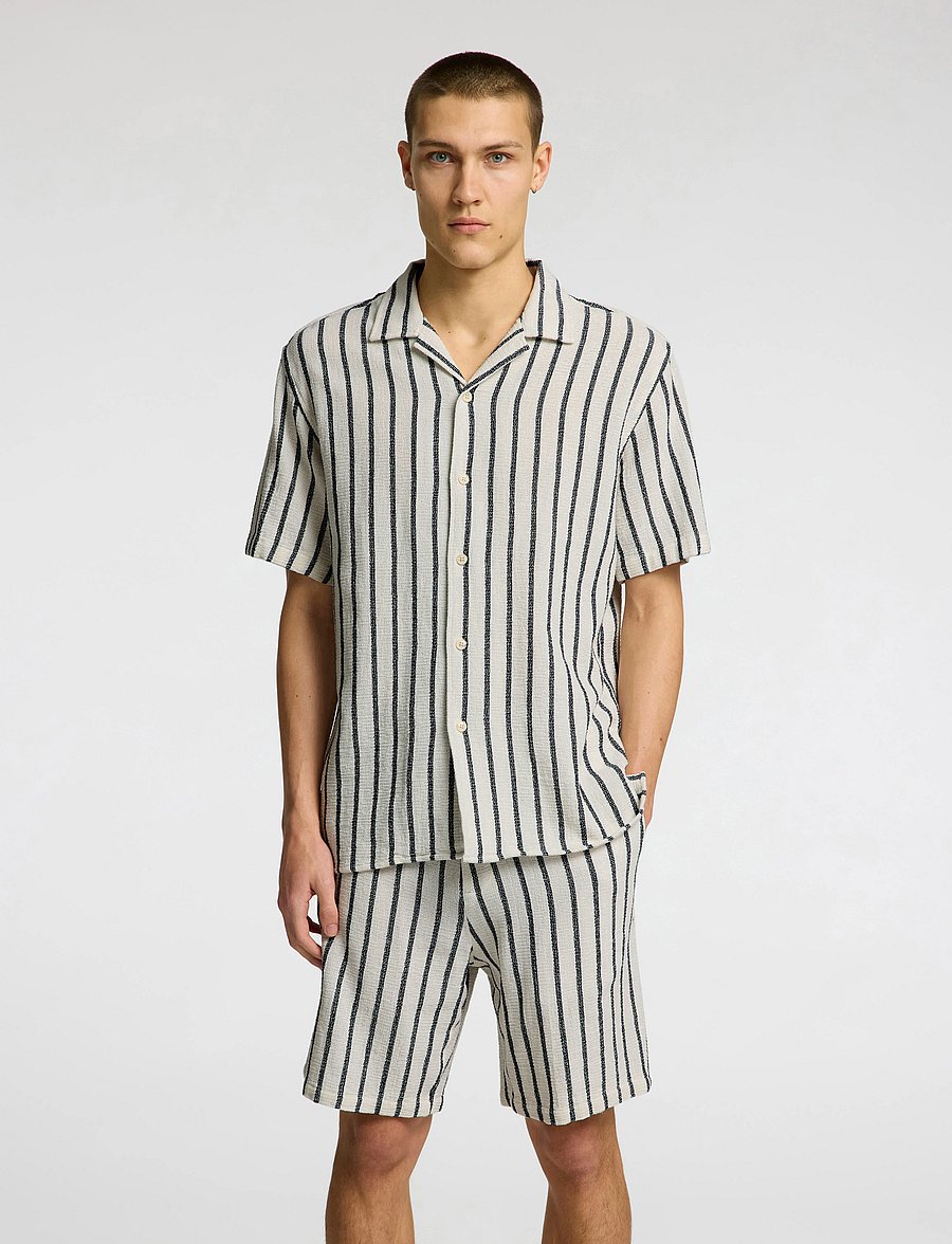 Selected - SLHRELAX-SAL SHIRT SS RESORT - kortärmade skjortor - egret - 4