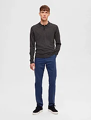 Selected Homme - SLHTOWN MERINO COOLMAX KNIT POLO NOOS - trikotažiniai polo marškinėliai - medium grey melange - 5