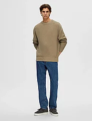 Selected Homme - SLHBERT RELAXED LS KNIT STU CREW NECK W - rundhals - mermaid - 4