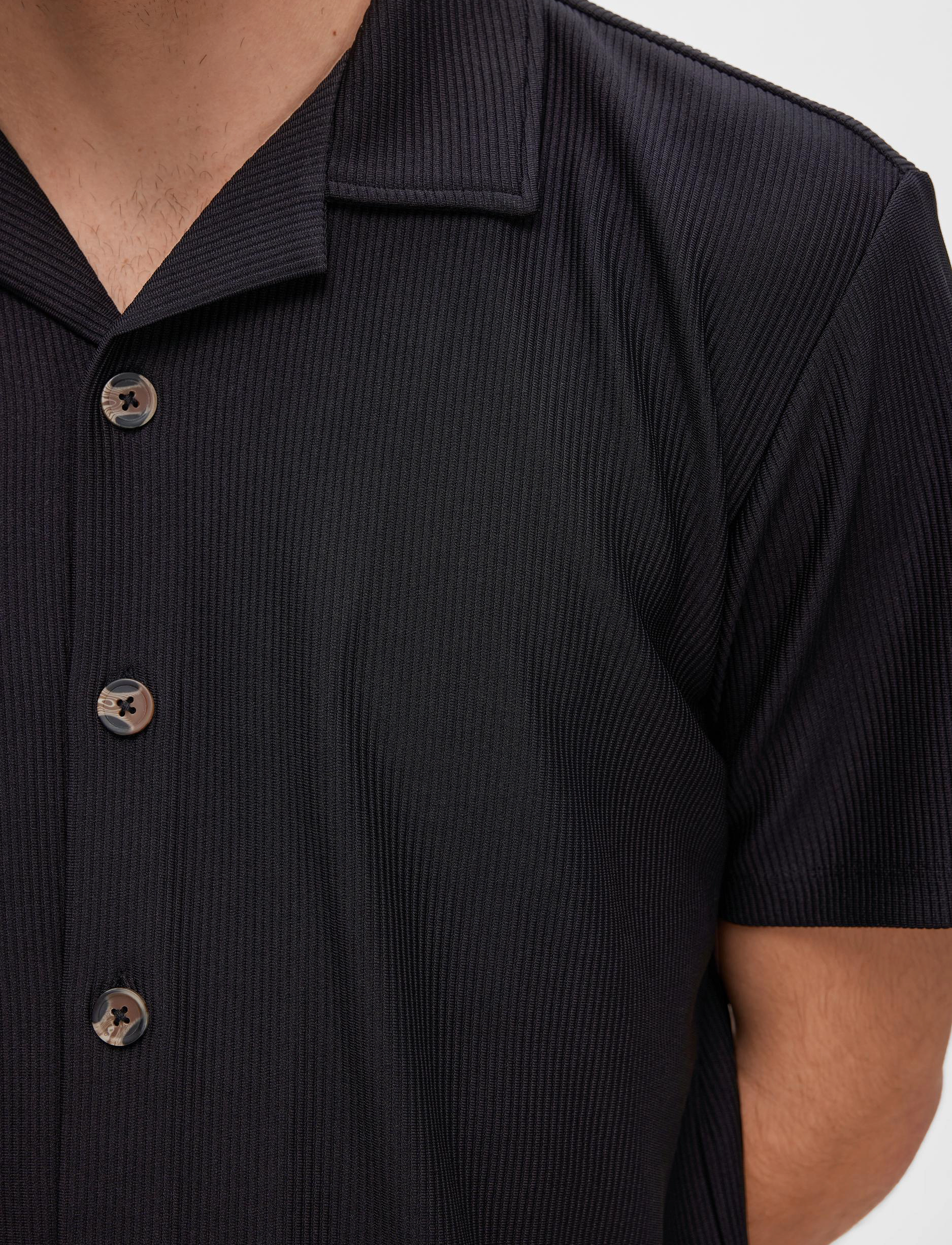 Selected - SLHLOOSE-PLISSE RESORT SS SHIRT EX - kortærmede skjorter - black - 3