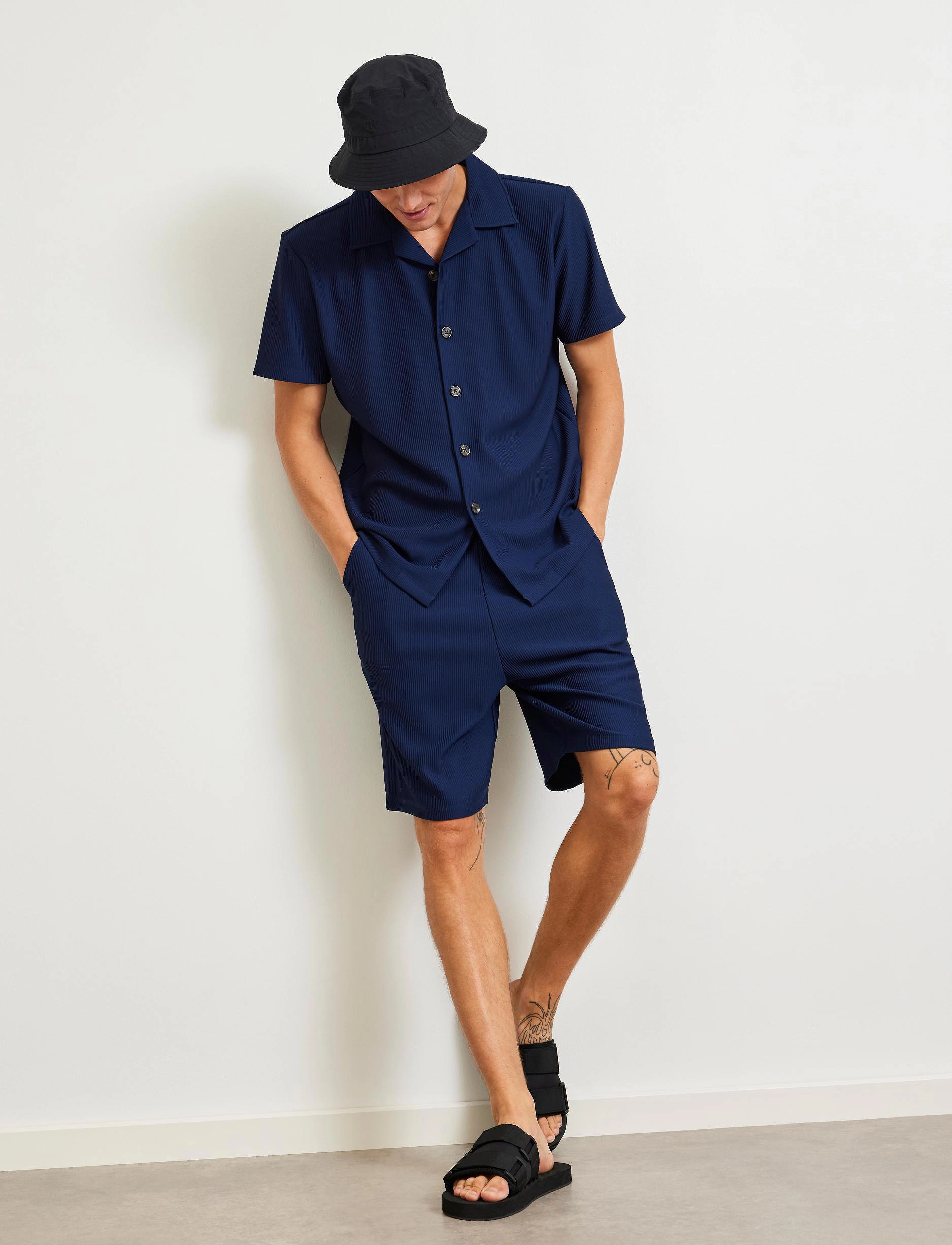 Selected - SLHLOOSE-PLISSE RESORT SS SHIRT EX - kurzarmhemden - black iris - 3