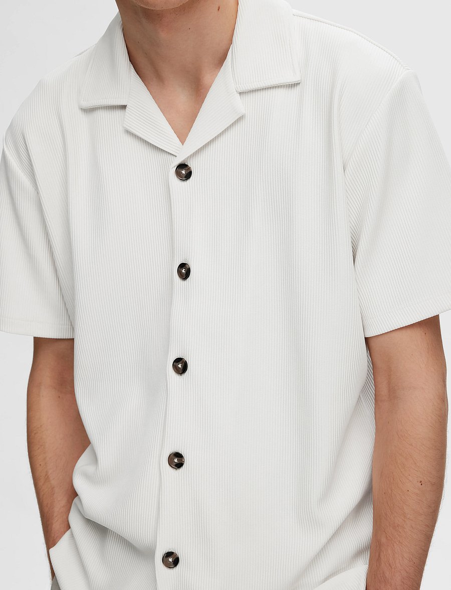 Selected - SLHLOOSE-PLISSE RESORT SS SHIRT EX - chemises à manches courtes - egret - 5