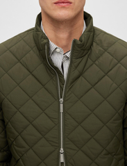 Selected Homme - SLHJOHN NEW QUILTED JACKET EX - frühlingsjacken - forest night - 3