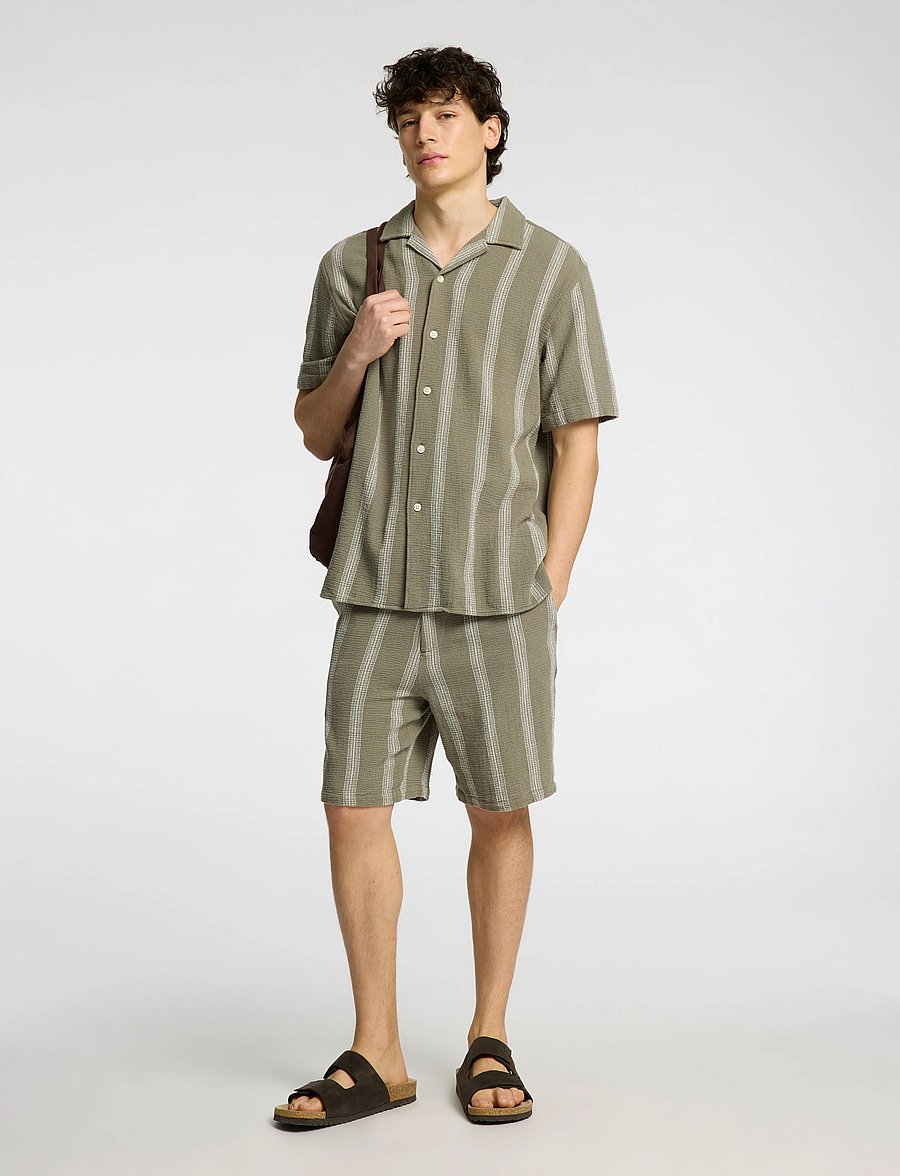 Selected - SLHREGSAL SHORTS - short décontracté - vetiver - 4