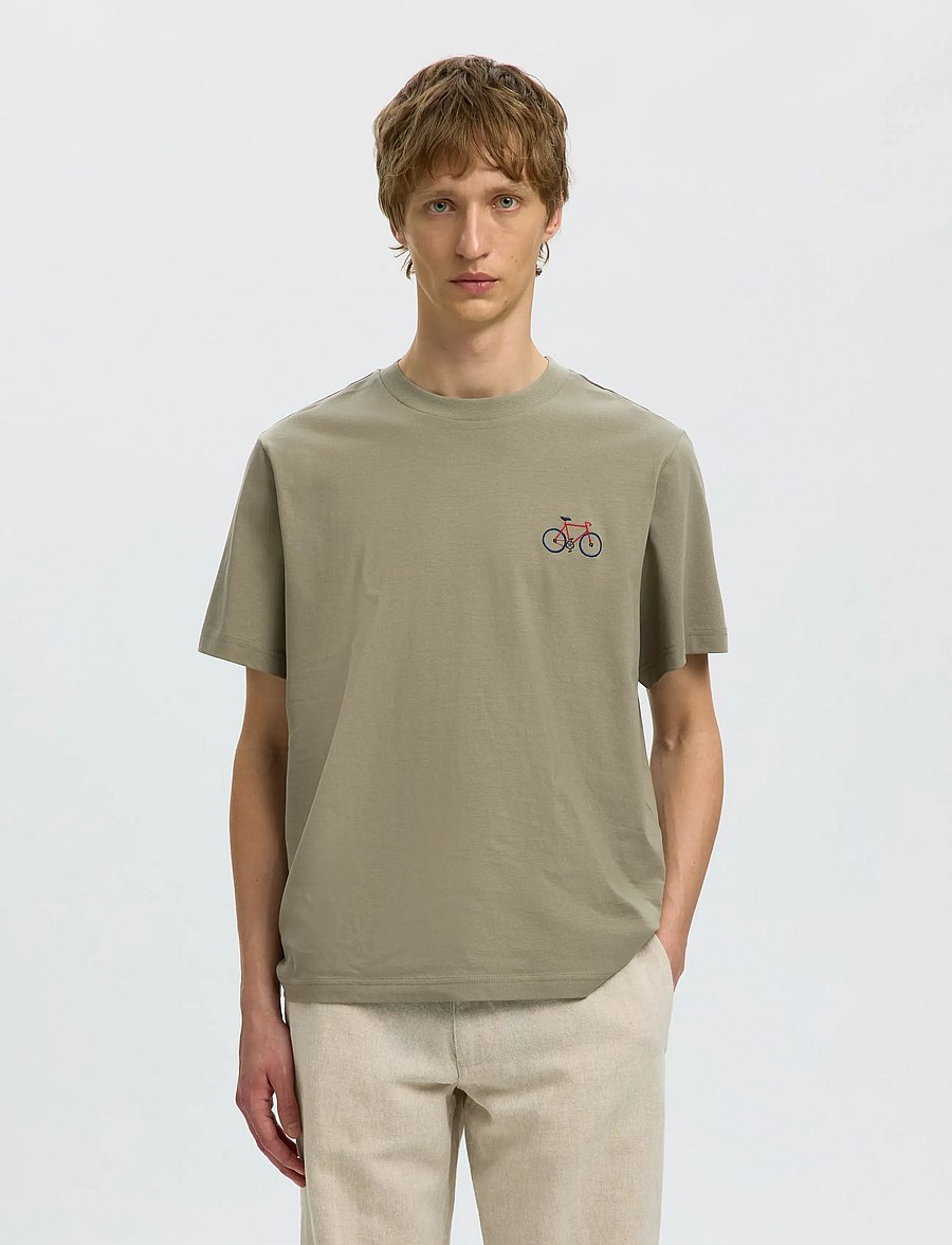 Selected - SLHREG-RIPLEY SS EMB TEE EX - kurzärmelige t-shirts - vetiver - 0