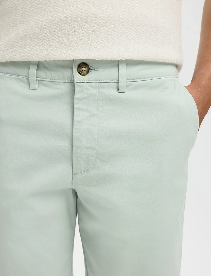 Selected - SLMSLIM-MILES FLEX SHORTS NOOS - chinos shorts - aqua gray - 4