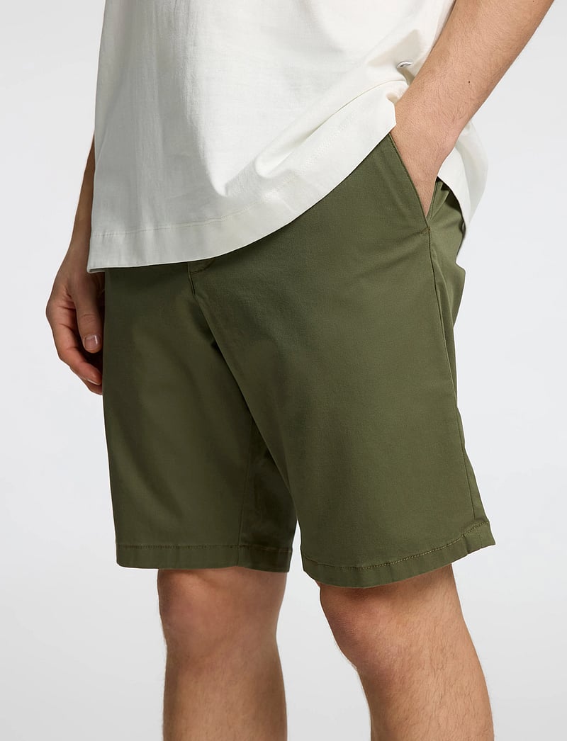 Selected - SLMSLIM-MILES FLEX SHORTS NOOS - chinos shorts - kalamata - 4