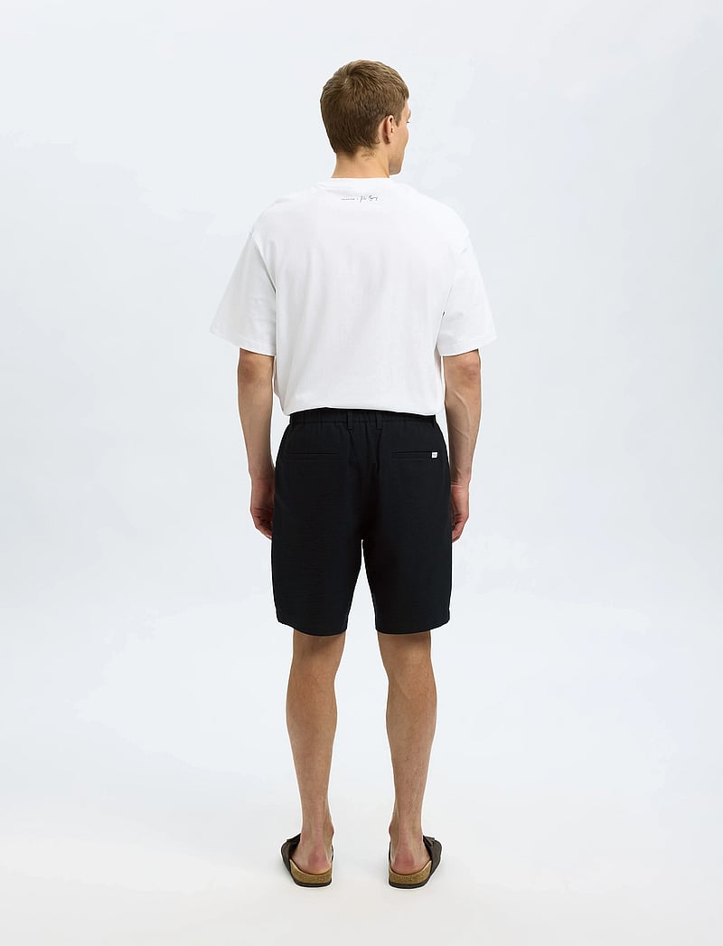 Selected - SLHREGULAR-KARL SEERSUCKER SHORTS NOOS - casual shorts - black - 2