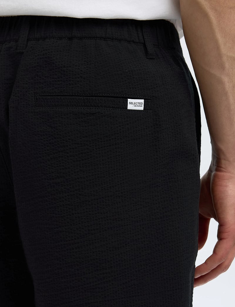 Selected - SLHREGULAR-KARL SEERSUCKER SHORTS NOOS - casual shorts - black - 3