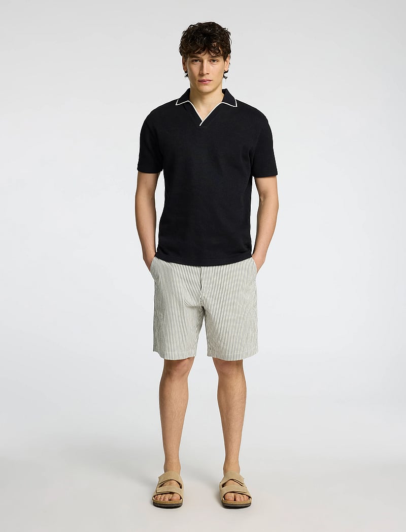 Selected - SLHREGULAR-KARL SEERSUCKER SHORTS - casual shorts - kalamata - 0