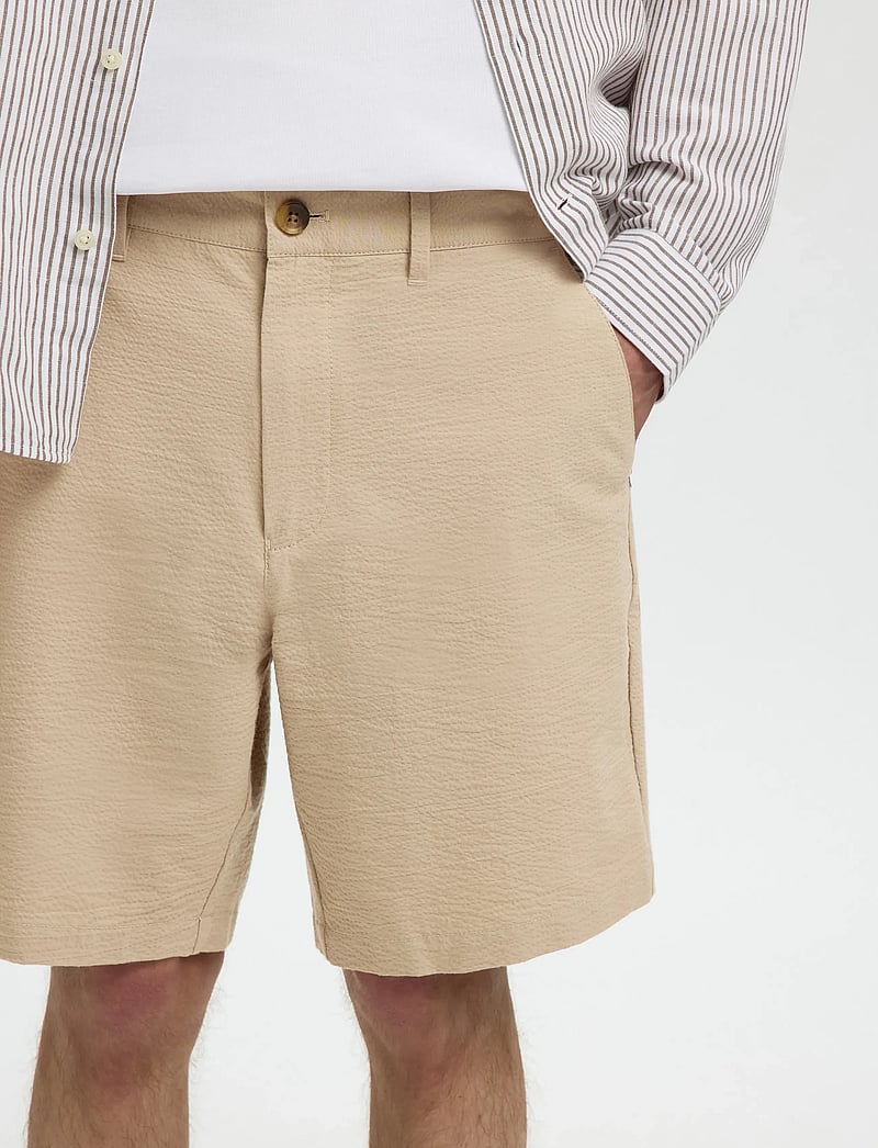 Selected - SLHREGULAR-KARL SEERSUCKER SHORTS - casual shorts - pure cashmere - 4