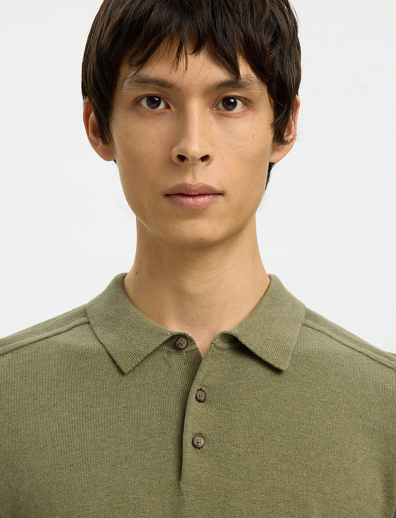 Selected - SLHBERG SS KNIT POLO NOOS - knitted polos - deep lichen green - 4