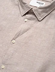 Selected Homme - SLHREGKYLIAN-LINEN SHIRT LS CLASSIC NOOS - hørskjorter - pure cashmere - 8