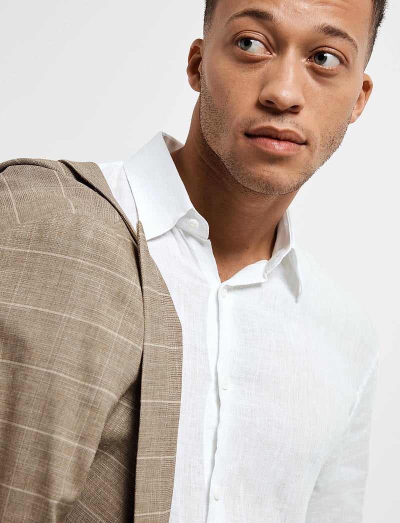 Selected - SLMREGCLAUS KYLIAN LINEN LS SHIRT NOOS - linneskjortor - white - 5