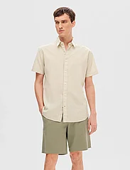 Selected Homme - SLHREG-SUN SHIRT SS NOOS - kortärmade skjortor - pure cashmere - 1