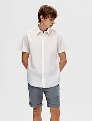 Selected Homme - SLHREG-NEW LINEN SHIRT SS NOOS - kortärmade skjortor - white - 1
