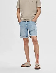 Selected Homme - SLHSLIM ALEX 3404 L.B SUPER SHORTS NOOS - jeans shorts - blue denim - 4