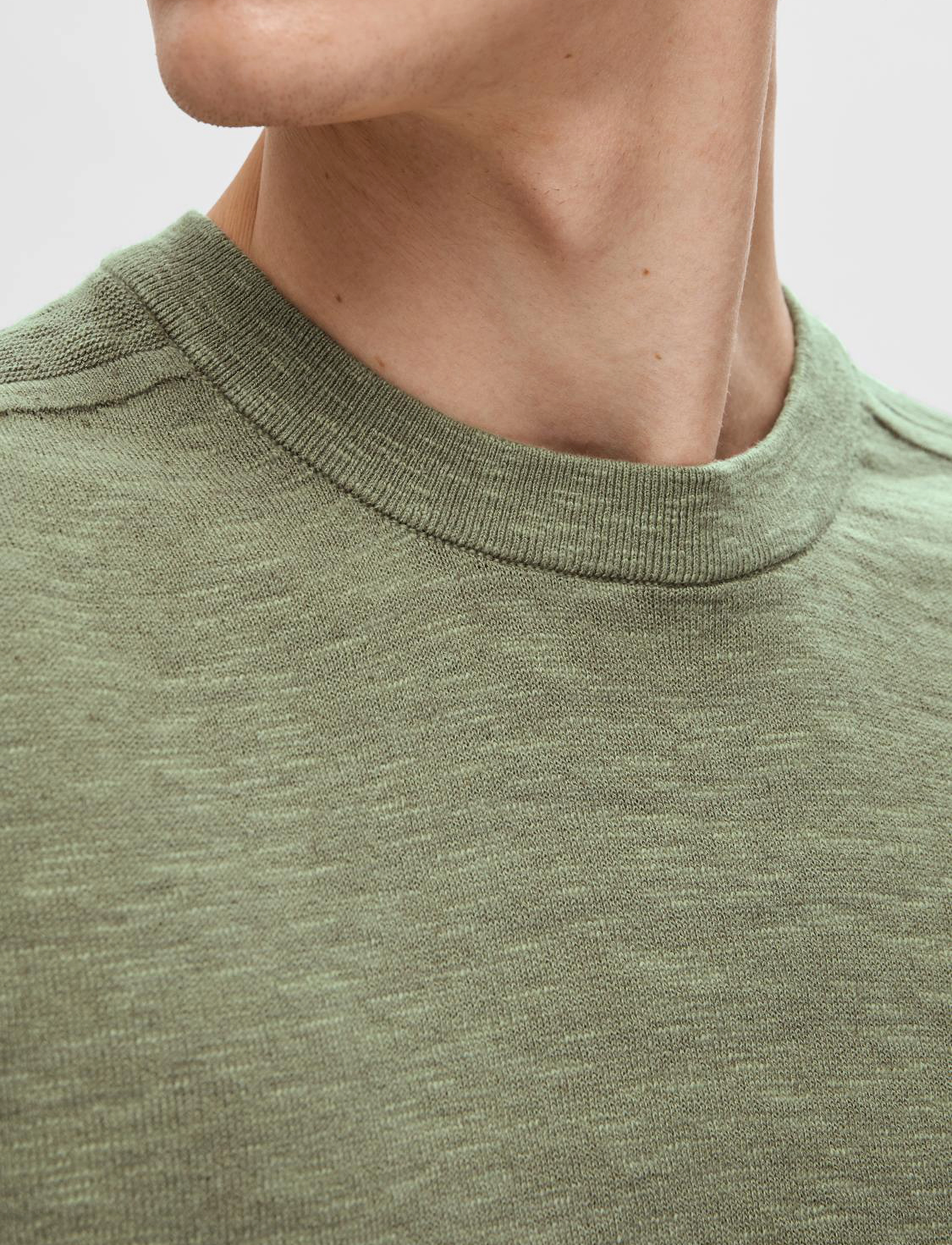 Selected - SLHBERG LINEN SS KNIT TEE NOOS - vetiver - 4