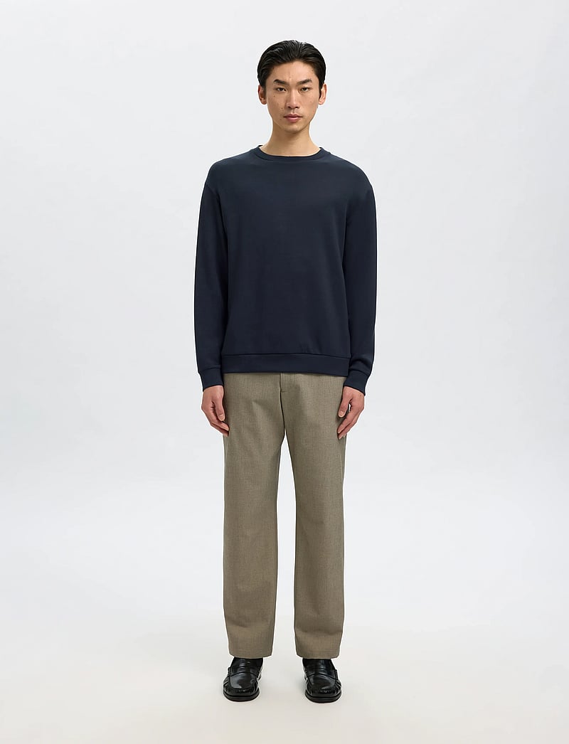 Selected - SLMEMANUEL SOFT CREW NECK SWEAT NOOS - kollektioner - sky captain - 4