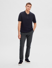 Selected Homme - SLHFLORENCE SS KNIT ZIP POLO EX - heren - dark sapphire - 4