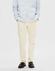 Selected Homme - SLH196-STRAIGHT DAVE 3411 COLOR CHINO W - casual byxor - egret - 3