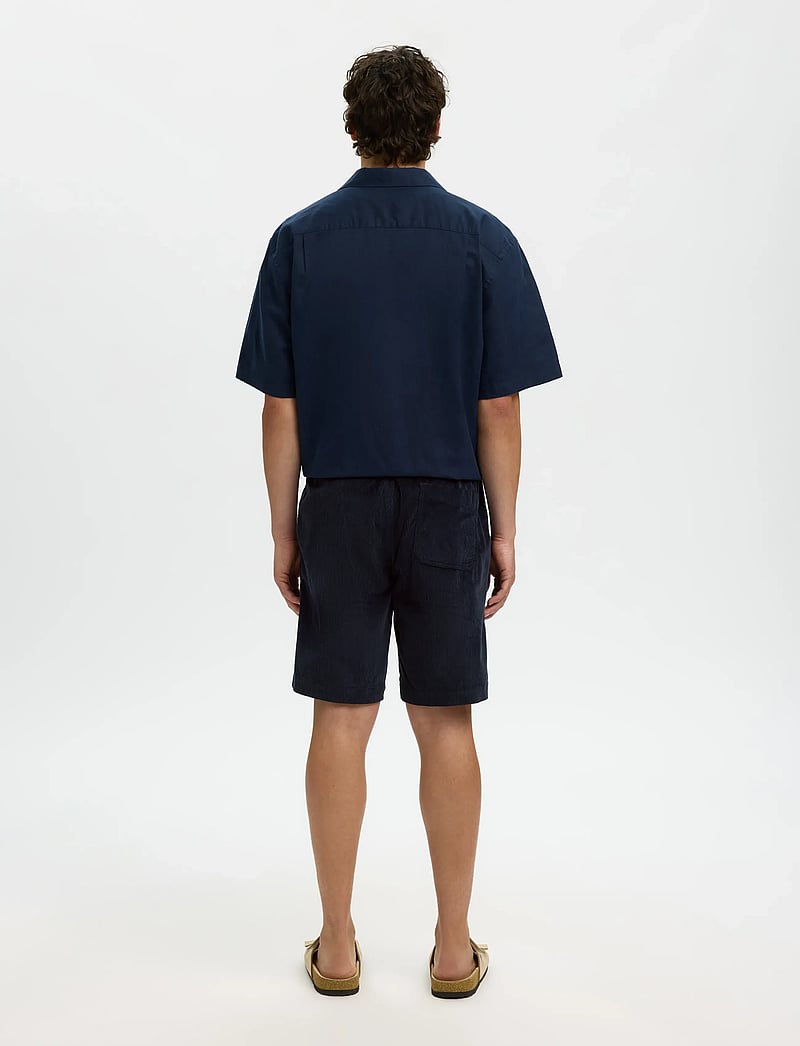 Selected - SLMREGULAR-JACE CORDUROY SHORTS NOOS - short décontracté - sky captain - 2