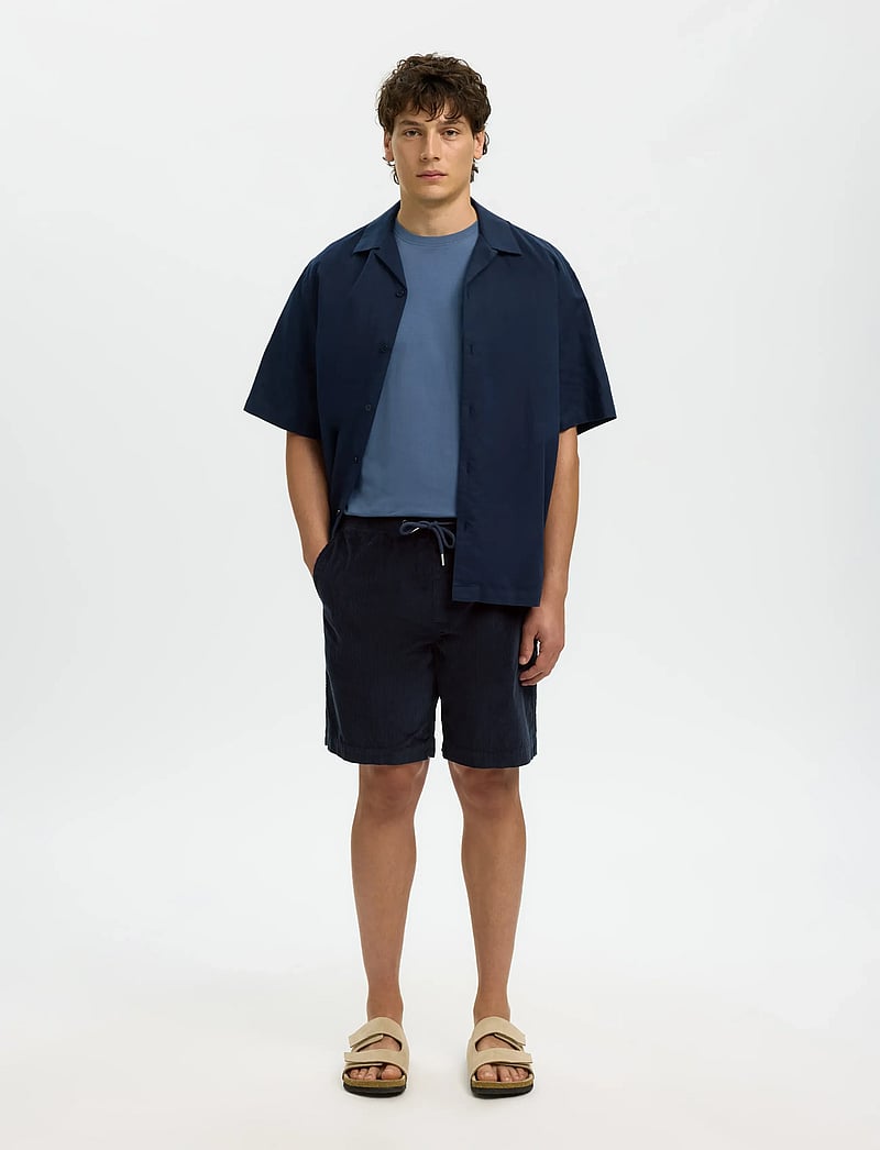 Selected - SLMREGULAR-JACE CORDUROY SHORTS NOOS - short décontracté - sky captain - 3