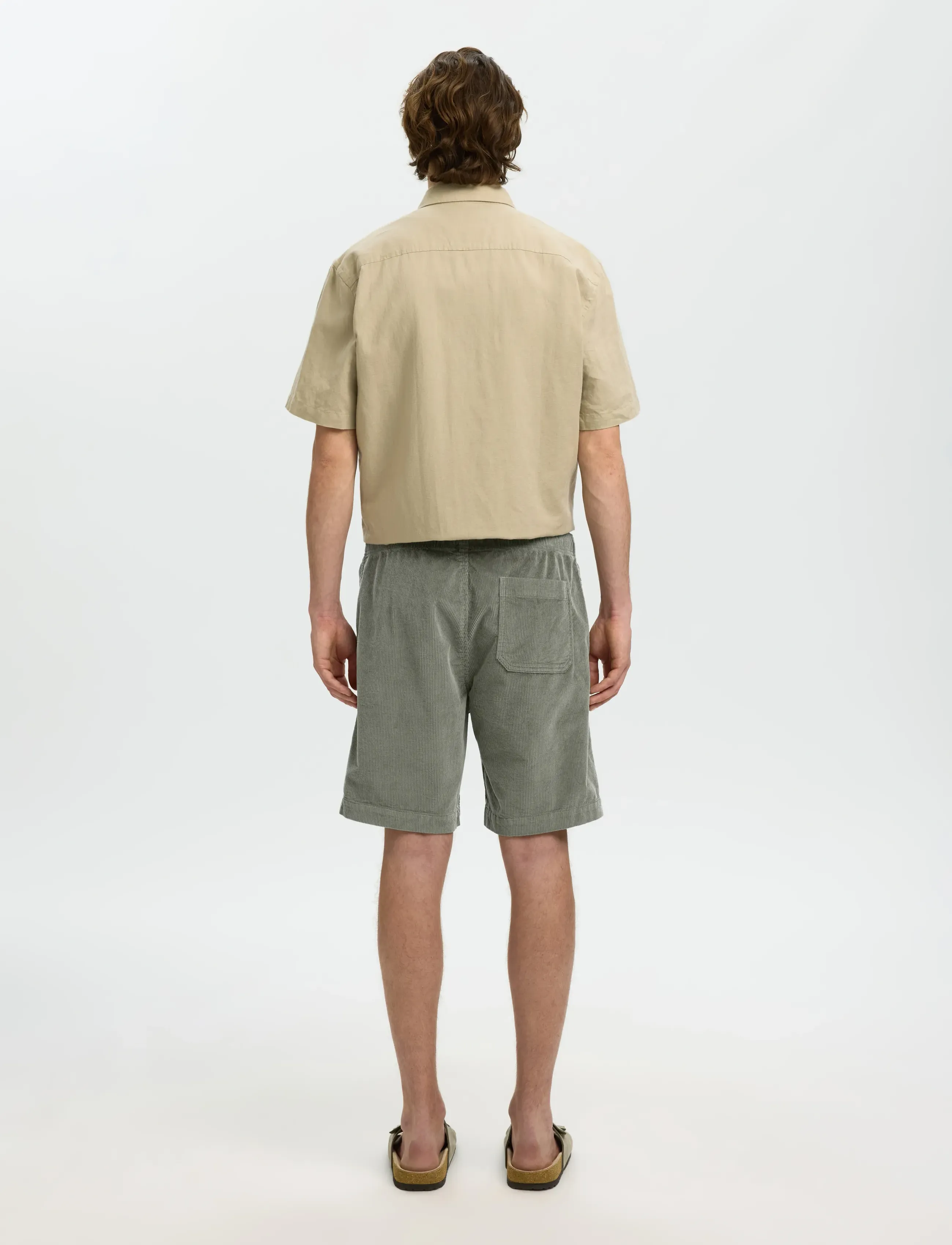 Selected - SLHREGULAR-JACE CORDUROY SHORTS NOOS - casual shorts - vetiver - 2