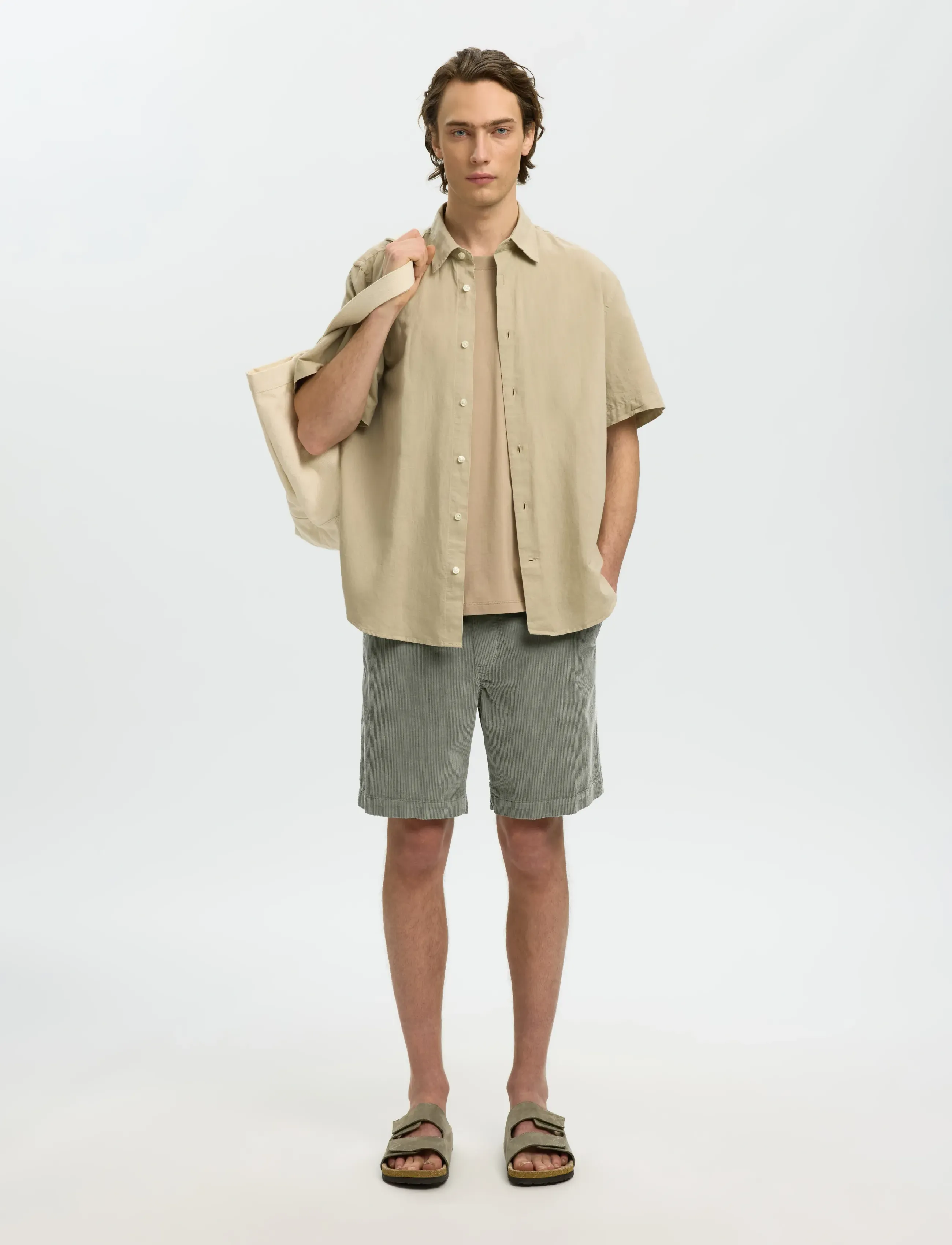 Selected - SLHREGULAR-JACE CORDUROY SHORTS NOOS - casual shorts - vetiver - 4