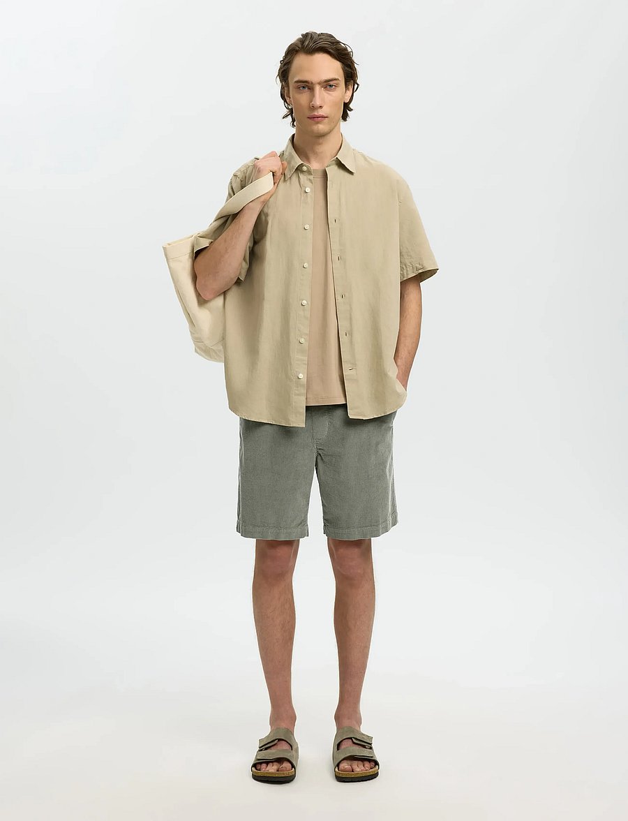 Selected - SLHREGULAR-JACE CORDUROY SHORTS NOOS - freizeitshorts - vetiver - 4