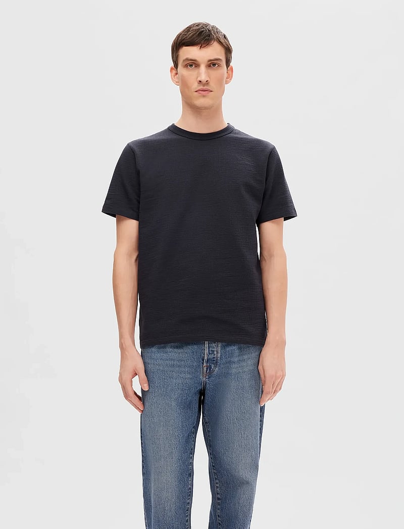 Selected - SLHSANDER SEERSUCKER SS O-NECK TEE - kortärmade t-shirts - sky captain - 0