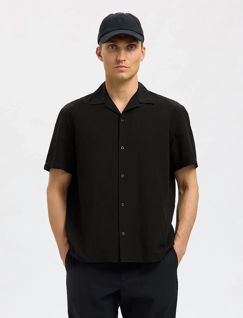 Selected - SLHRELAXSUN SHIRT SS RESORT - linneskjortor - black - 4